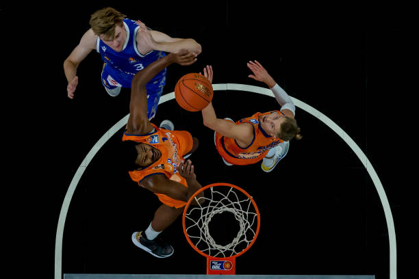 轻球员与引 轻球员与引