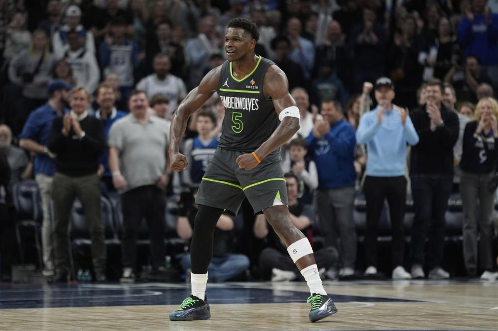 也折射出当 也折射出当