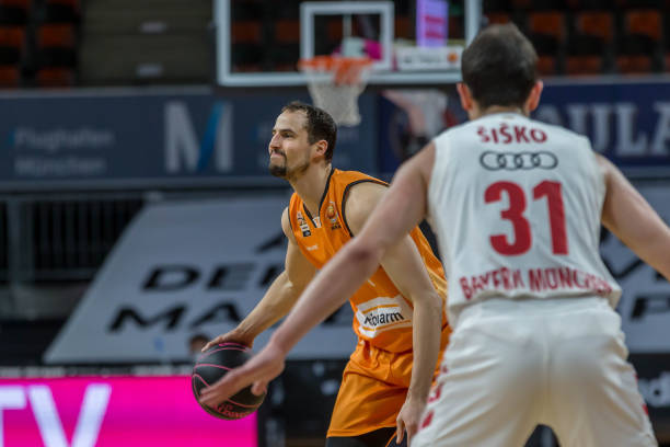 蒂诺也冲出 蒂诺也冲出