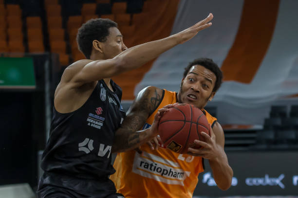 崭露头角 崭露头角